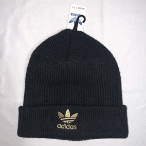🕋 Adidas 🕋 Women’s Beanie w/ Gold Emblem
